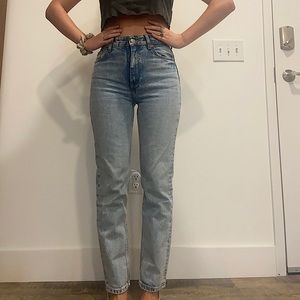 Fashionable Zara jeans worn once!! Size 4 but run very small, more like a 00